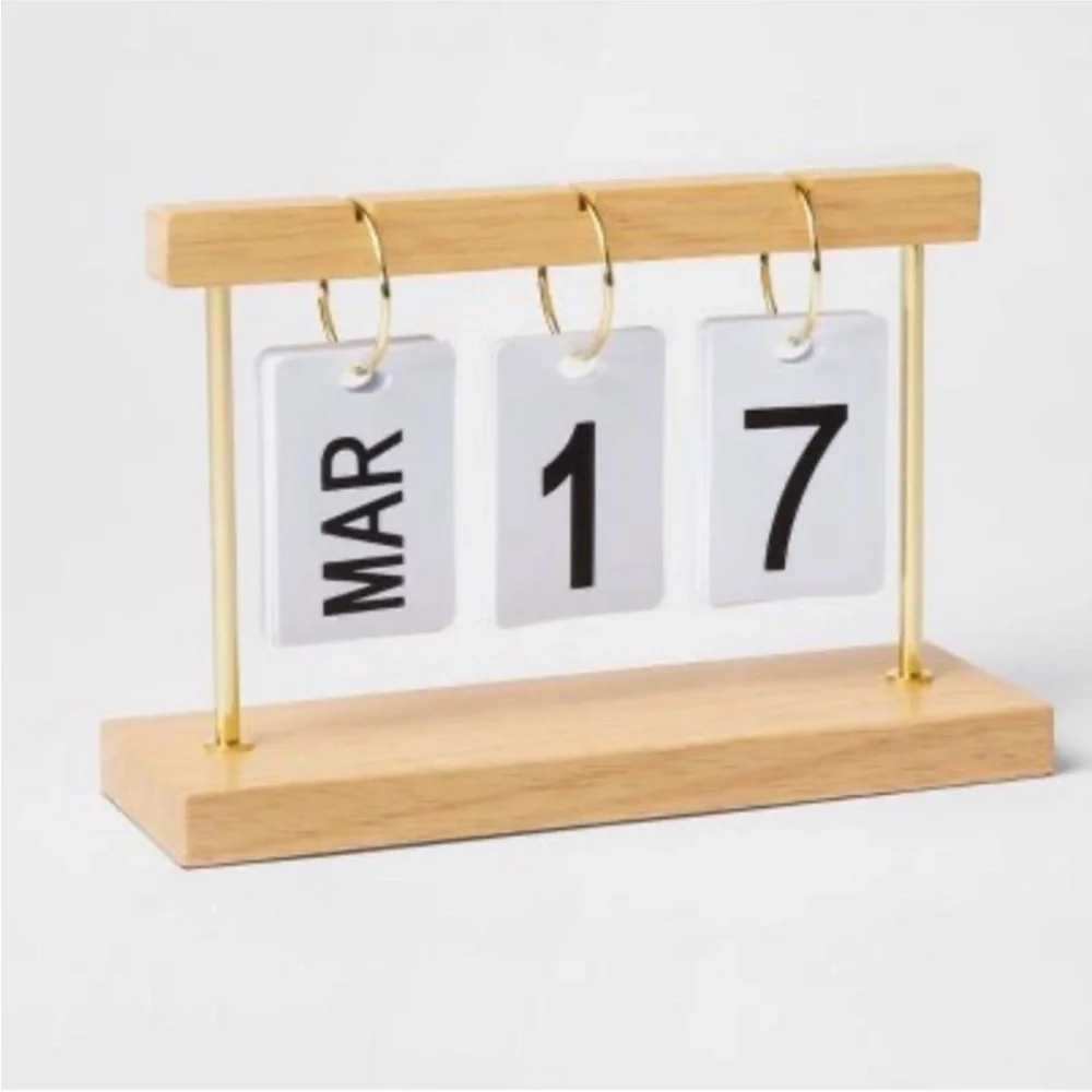THRESHOLD NWT rubberwood desktop calendar